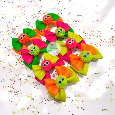 Kit Laceira de Sucesso | Parzinhos Neon com pompom e olhinhos - monta 8 laços - comprar online