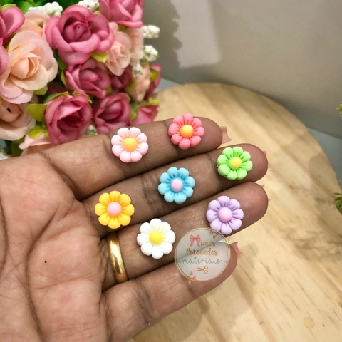 Aplique mini Flor margarida de resina - misto com 5 unidades