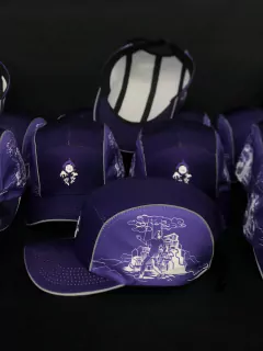 BONÉ FIVE PANEL PURPLE LILAC REFLETIVO PODER DA MANIPULAÇÃO - LIMITADO EM 30 UNIDADES