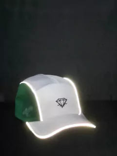 BONÉ FIVE PANEL REFLETIVO WHITE GREEN - LIMITADO EM 30 UNIDADES - Ostenta Gang