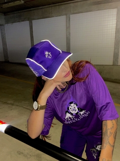 BONÉ FIVE PANEL PURPLE LILAC REFLETIVO PODER DA MANIPULAÇÃO - LIMITADO EM 30 UNIDADES na internet