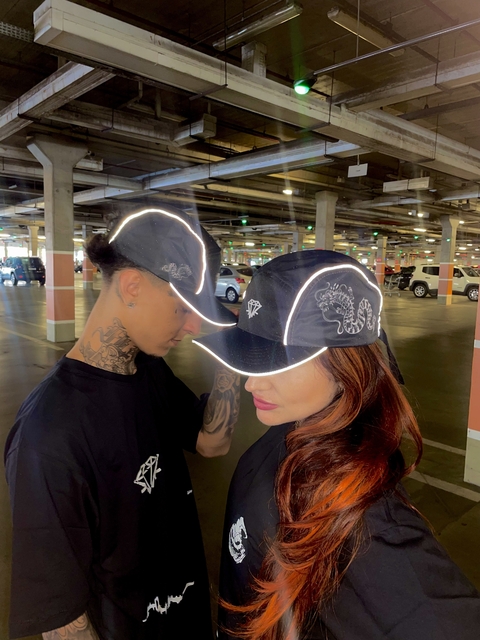 BONÉ FIVE PANEL REFLETIVO BLACK GREY FIRE DRAGON - LIMITADO EM 30 UNIDADES