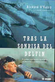 TRAS LA SONRISA DEL DELFIN