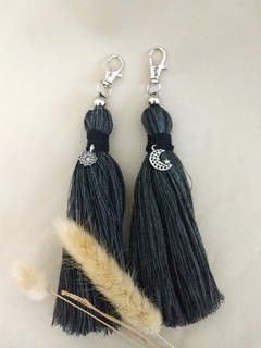 Llaveros Hojas y Borlas - comprar online