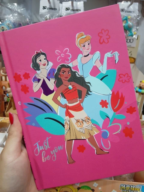 Cuaderno 14,8 x 21 rayado x64hjs - Princesas - Ezco
