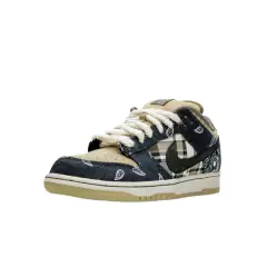 Tênis Nike SB Dunk Low Travis Scott na internet