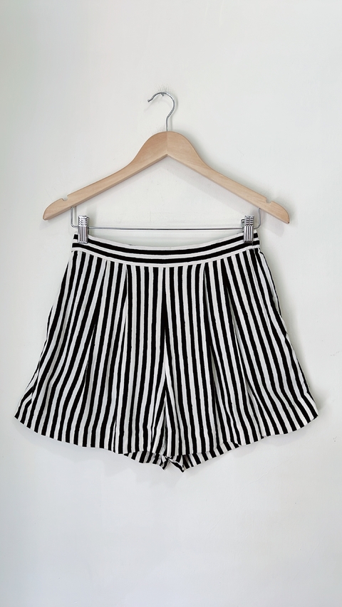 Art.8867 Short H&M Blanco/Negro TXS (24/34) (falla)