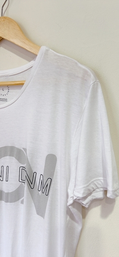 Art.7628 Remera Tascani Blanco TL pequeño en internet