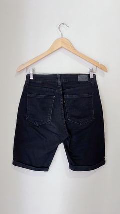 Art.9417 Bermuda Levi’s Negro TM pequeño en internet