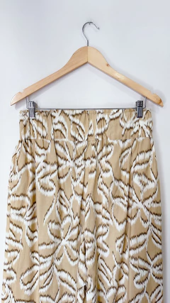 9812 Pantalón Mostaza Flores TL (32/42) - cazabreva