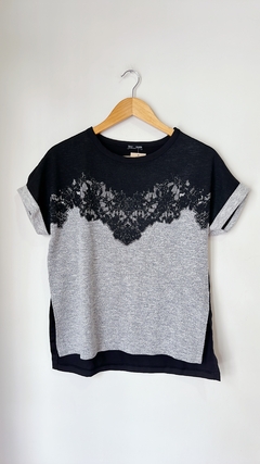 9849 Remera Zara Gris/Negro TS amplio