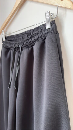 3678 Jogging Negro TS muy amplio (40-42) - comprar online