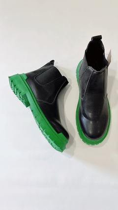 0026 Borcegos Negro/Verde Nro41