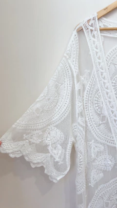 1790 Kimono Encaje Natural TU muy amplio. en internet