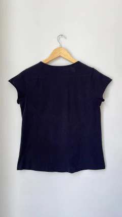 1847 Remera Ginebra Negro Bordado T2 - cazabreva