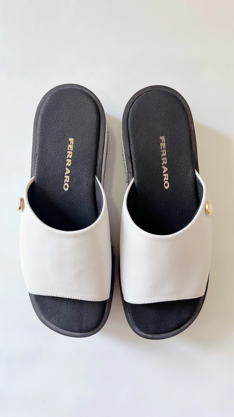 1820 Sandalias Ferraro Blanco Nro36