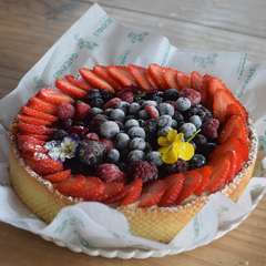 FRUTOS ROJOS CON CREMA PASTELERA