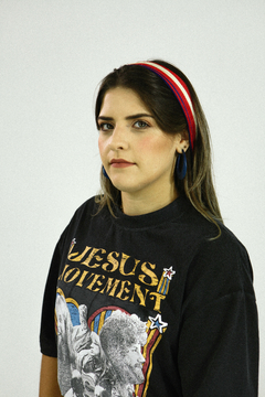 Camiseta Jesus Movement. Cristã, unissex, modelo oversized e na cor preta.  A estampa mostra os grandes momentos do avivamento da década de 70