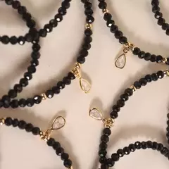 Collar zuri negro en internet