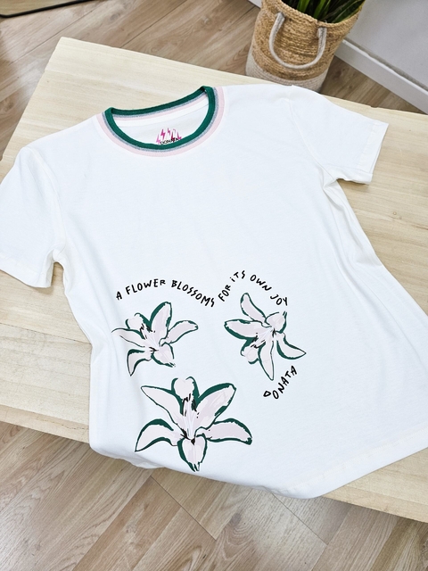 REMERA FLOWER (RE0465)
