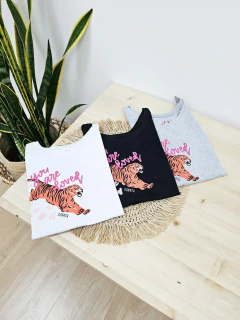 REMERA ADHI (RE0112)