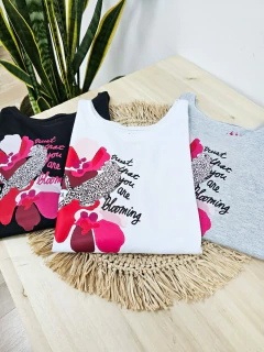 REMERA BLOOMING (RE0115) - tienda online