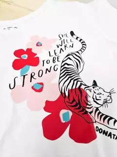 REMERA STRONG - Donata