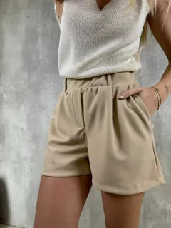 SHORTS ALFAIATARIA EM CREPE DE MALHA OURO LIGHT - comprar online