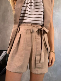 Imagem do SHORTS ALFAIATARIA FAIXA AREIA SABBIA