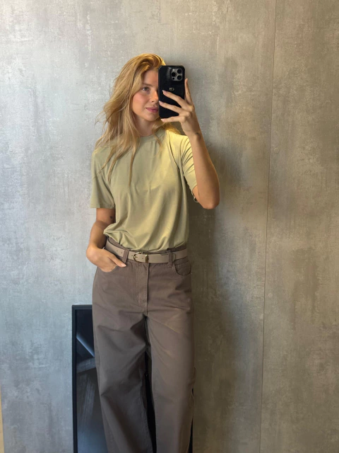 T-SHIRT ESSENTIAL GOLA CARECA VERDE ALECRIM - comprar online