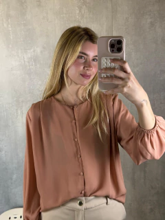 Imagem do BLUSA CREPE MANGA LONGA BOTÕES NUDE