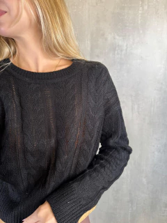 TRICOT MANGA LONGA TRAMAS PRETO na internet