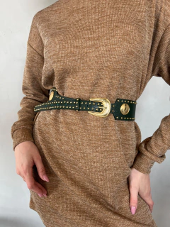 CINTO EM COURO VAQUETA TACHAS E MOEDAS - loja online