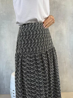 SAIA LONGA CAMADA BORDADA PRETA - loja online