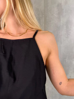 REGATA DECOTE FECHADO FLAME PRETA na internet