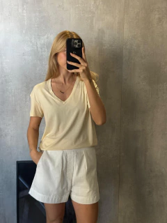 T-SHIRT ESSENTIAL GOLA V TALCO - comprar online