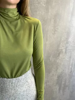 T-SHIRT TURTLENECK MANGA LONGA AVOCADO - comprar online