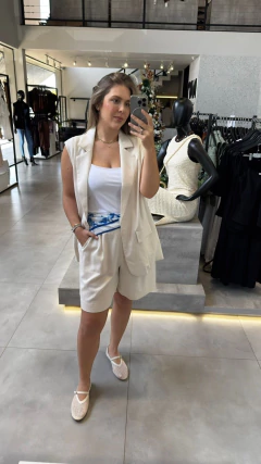 BERMUDA ALFAIATARIA COM LINHO NATURAL na internet