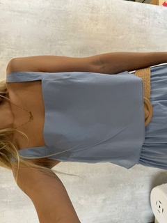 BLUSA DECOTE RETO EM TRICOLINE AZUL RESORT na internet