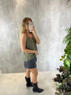 SHORTS ALFAIATARIA PU ESTONADO CHUMBO - comprar online