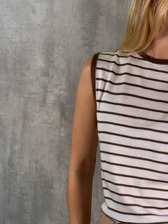 TRICOT MUSCLE TEE LISTRADO CASTOR/BRANCO - Navy Store