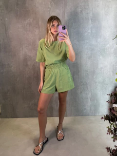 SHORTS SOLTINHO PERFORMING VERDE MATCHA na internet