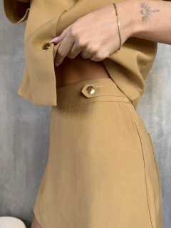 SHORTS SAIA BOTÕES KHAKI - comprar online