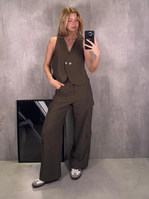 CALÇA RETA CARGO VERDE OLIVA - comprar online