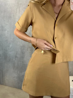 SHORTS SAIA BOTÕES KHAKI na internet