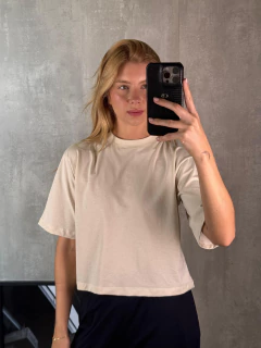 T-SHIRT BOXY ALGODÃO PRIME TALCO na internet