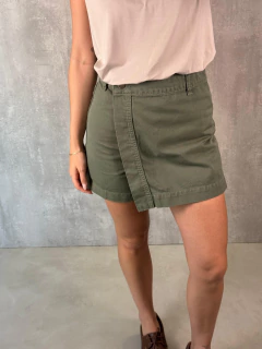 SHORTS SAIA SARJA ALECRIM na internet