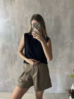 REGATA RECORTE ESSENTIAL PRETA na internet