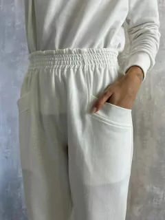 CALÇA CENOURA MOLETON LIGHT OFF WHITE - comprar online