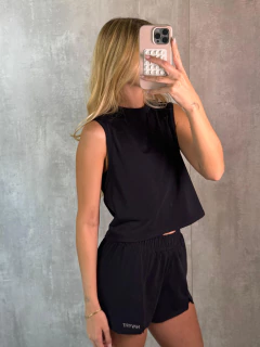 REGATA CROPPED TECHNO PRETA. - comprar online